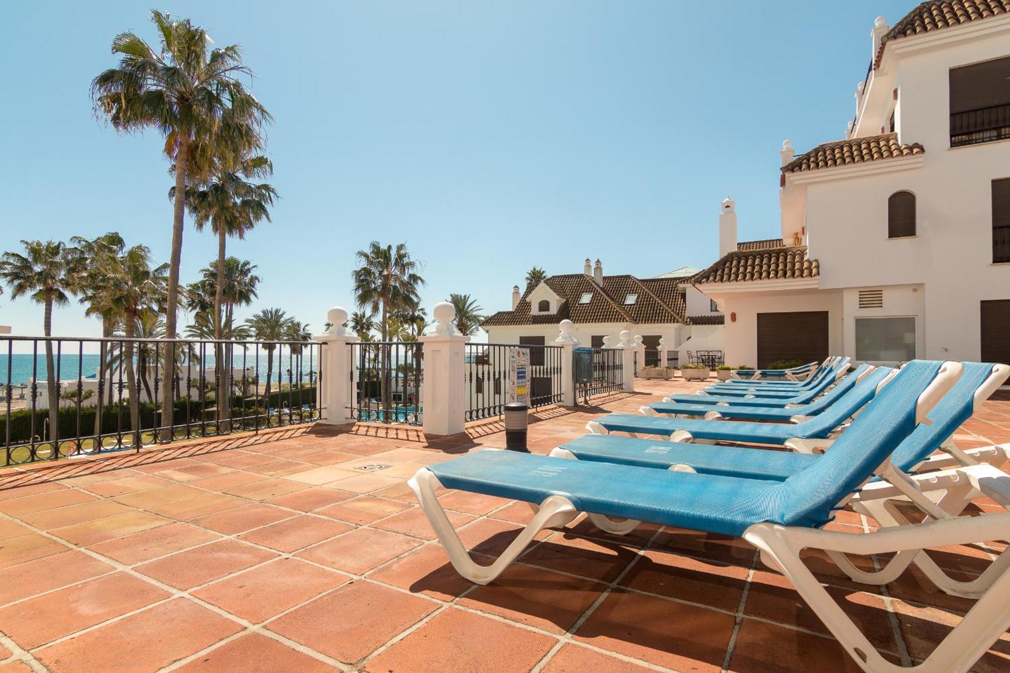 מנילבה 2233-Lovely 2 Bedrooms On The Beach, Pool And Port מראה חיצוני תמונה